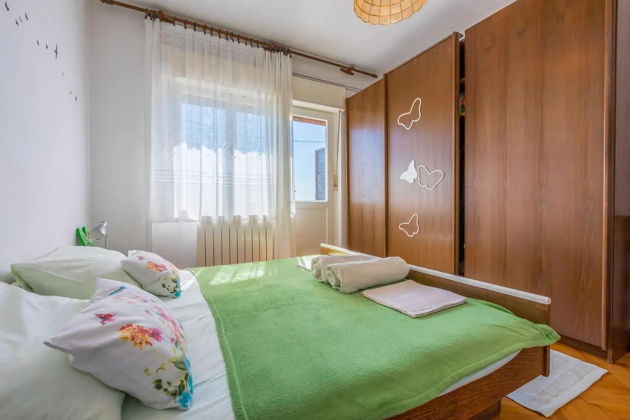 Apartments Marmar Crikvenica 0*,